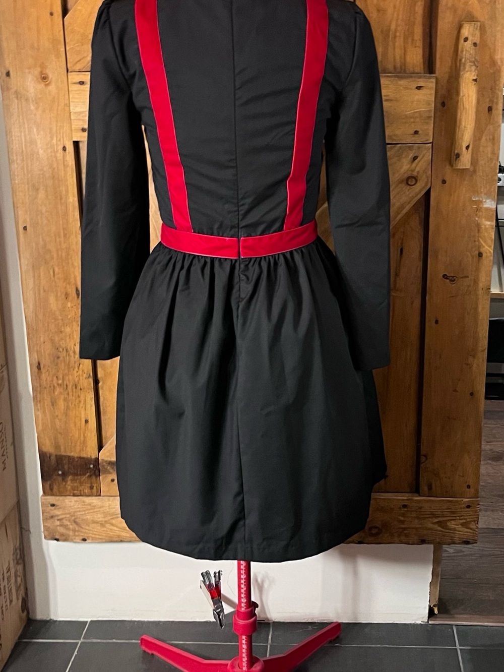 L’École des Femmes Black Red Velvet X Strap Dress Size 8 - Picture 2 of 10